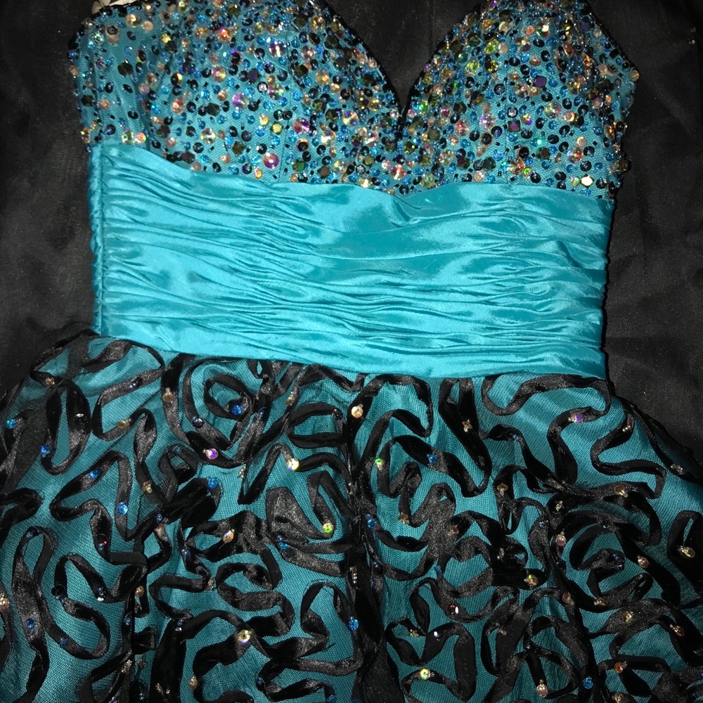 Prom Dress - Picture 2 of 3